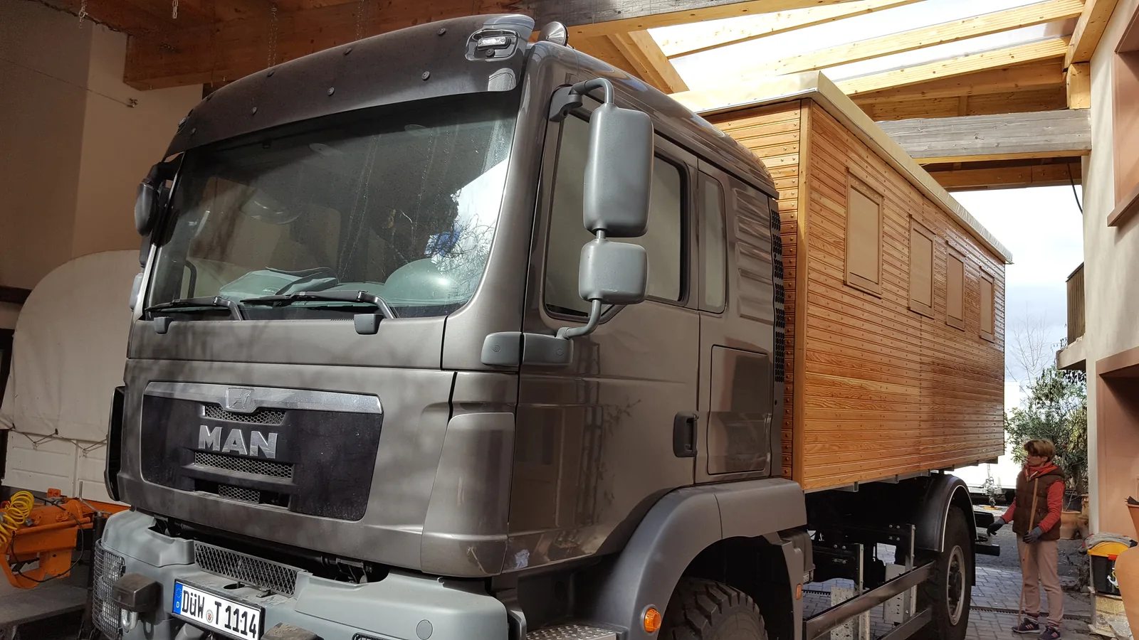 Der Zirkuswagen: High-Tec aus Holz auf MAN TGM 4×4