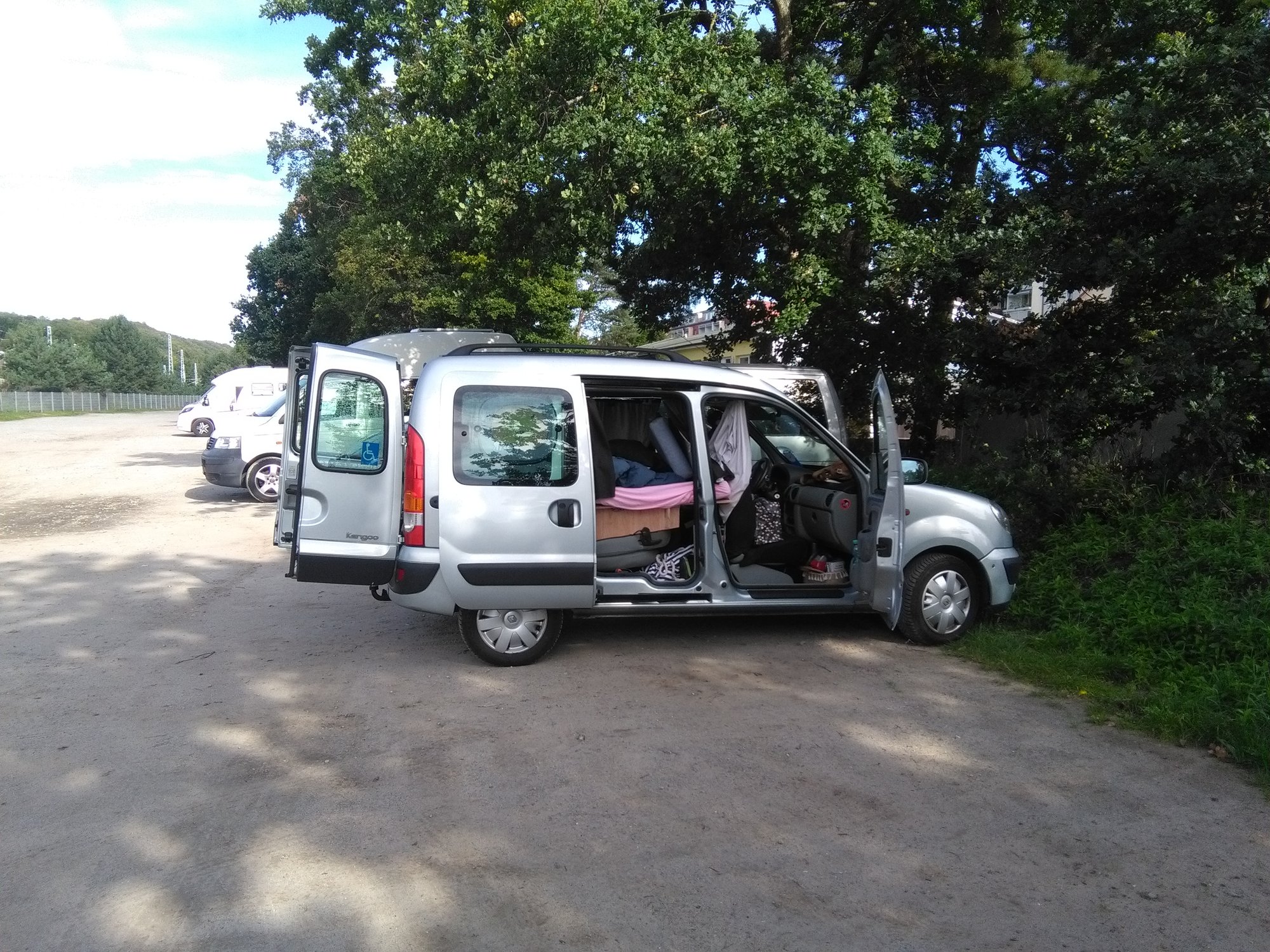 Der Vorgänger: der geerbte Renault Kangoo am Platz