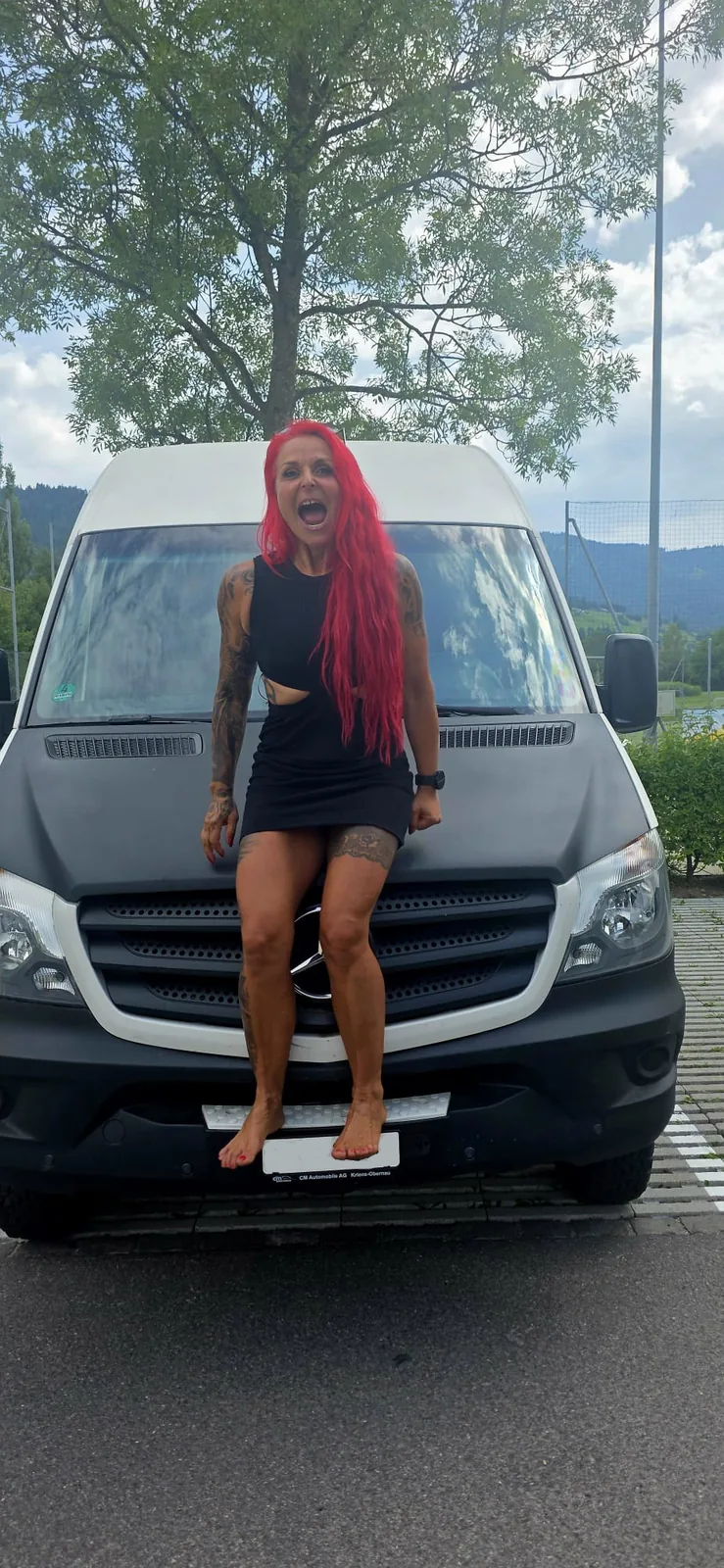 Dieses Gesicht sagt alles: Das Abenteuer Vanlife hat offiziell begonnen.