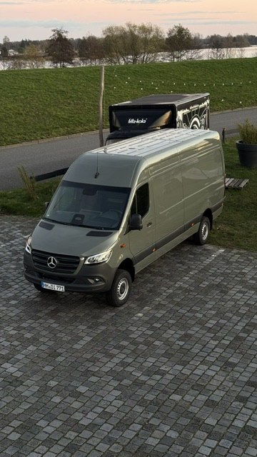 Der neue Sprinter (Baujahr 2025) im Abendlicht