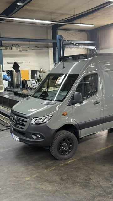 Ankunft in der Werkstatt: der Allrad-Sprinter mit Offroad-Rädern